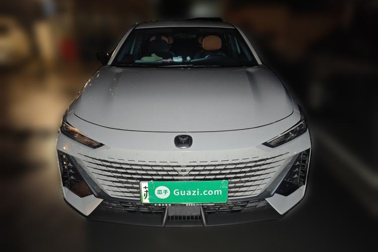 Used CHANGAN UNI-V iDD 2023 ZhiDian iDD 1.5T 113km Smart & Fun Version Front