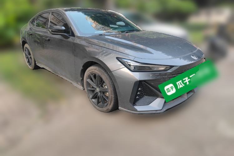 Used CHANGAN UNI-V iDD 2023 ZhiDian iDD 1.5T 113km ZhiKu Model Front Right 45 Deg