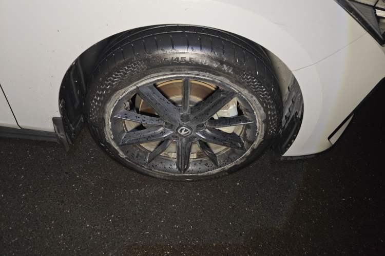 Used CHANGAN UNI-V iDD 2023 ZhiDian iDD 1.5T 113km Smart & Fun Version Right Front Wheel Hub