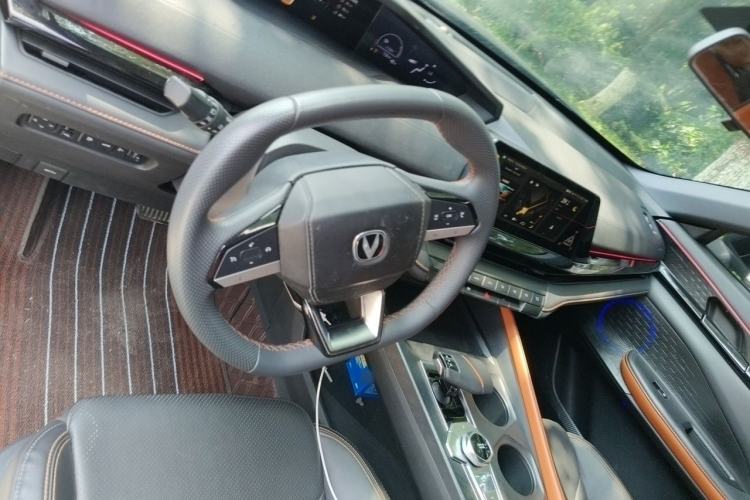 Used CHANGAN UNI-V iDD 2023 ZhiDian iDD 1.5T 113km Smart & Fun Version Steering Wheel
