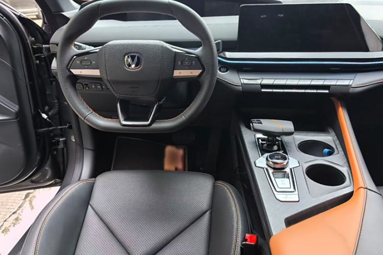 Used CHANGAN UNI-V iDD 2023 Zhidian iDD 1.5T 113km Smart & Fun Version (Rapid Edition) Interior 4