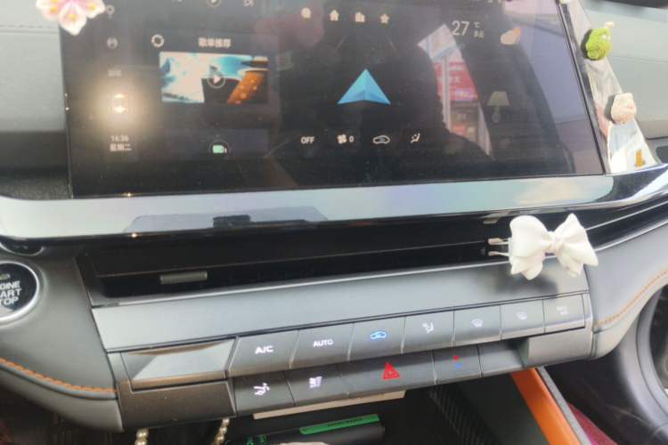 Used CHANGAN UNI-V iDD 2023 Zhidian iDD 1.5T 113km Smart & Fun Version (Rapid Edition) Audio And AC Panel