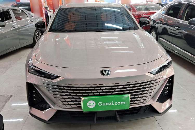 Used CHANGAN UNI-V iDD 2023 ZhiDian iDD 1.5T 113km Smart & Fun Version Exterior 1