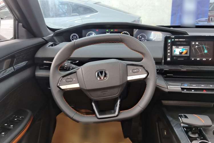 Used CHANGAN UNI-V iDD 2023 ZhiDian iDD 1.5T 113km Smart & Fun Version Interior 2