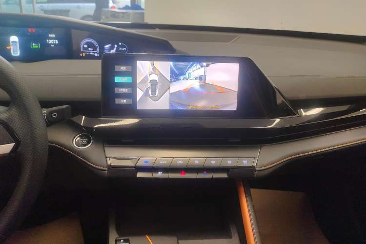Used CHANGAN UNI-V iDD 2023 ZhiDian iDD 1.5T 113km Smart & Fun Version Audio And AC Panel