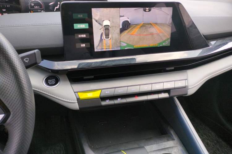 Used CHANGAN UNI-V iDD 2023 ZhiDian iDD 1.5T 113km ZhiKu Model Audio And AC Panel