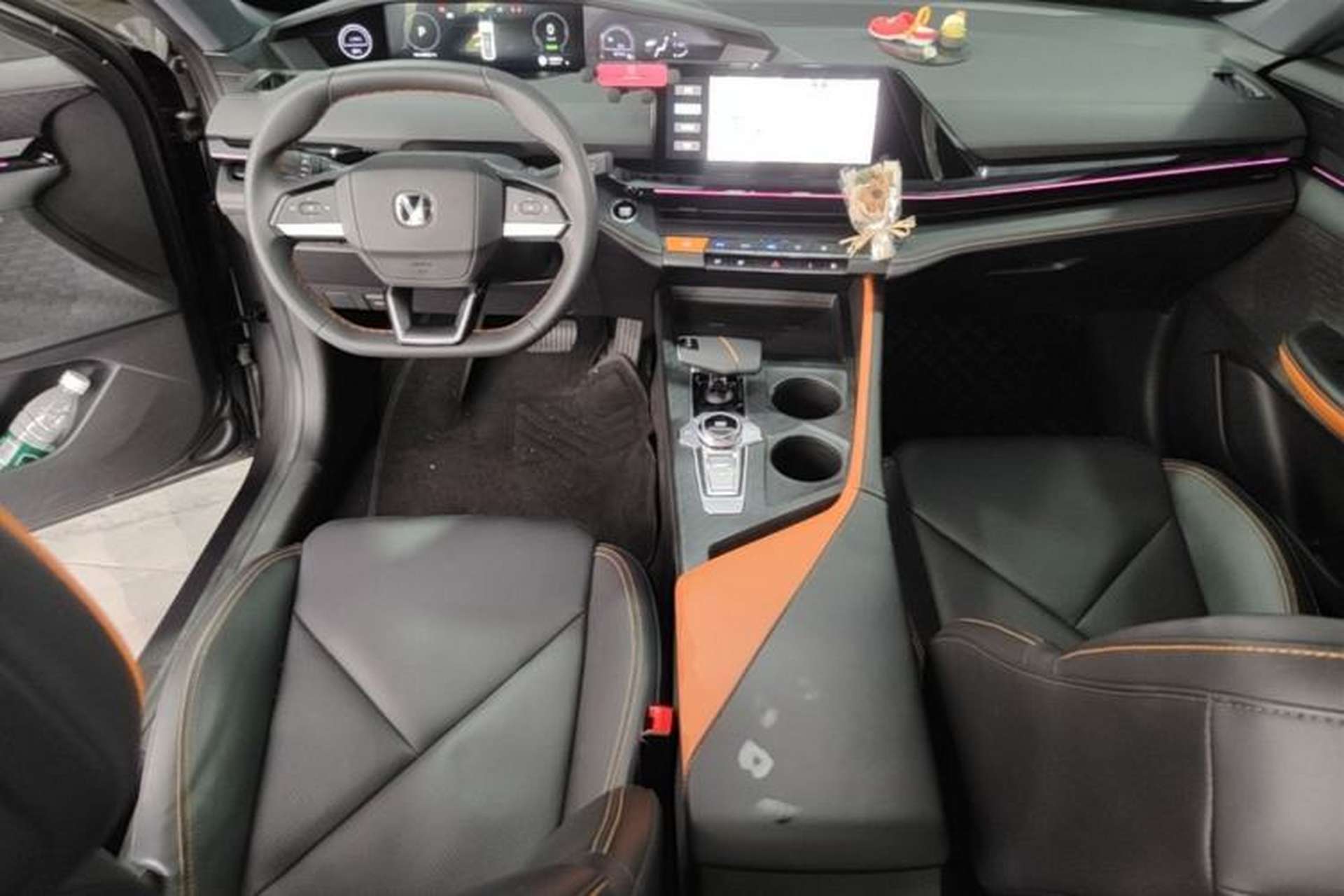 Used CHANGAN UNI-V iDD 2023 ZhiDian iDD 1.5T 113km ZhiKu Model Center Console