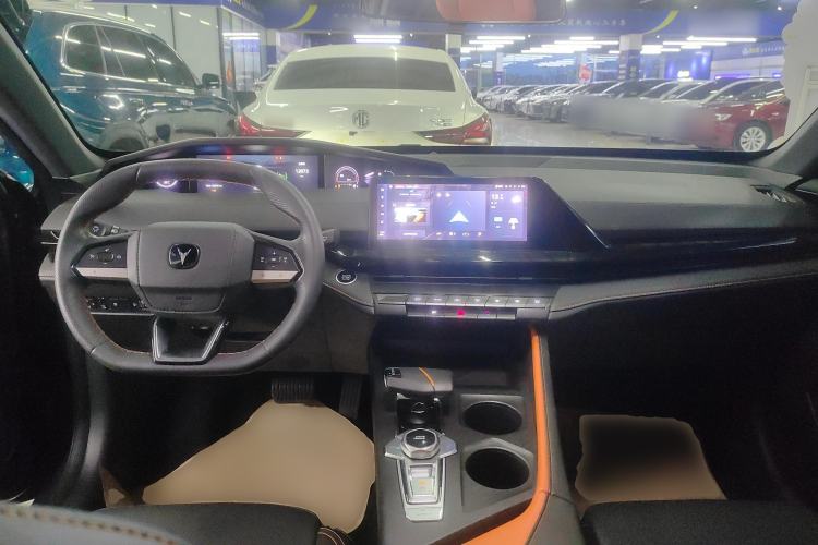 Used CHANGAN UNI-V iDD 2023 ZhiDian iDD 1.5T 113km Smart & Fun Version Center Console
