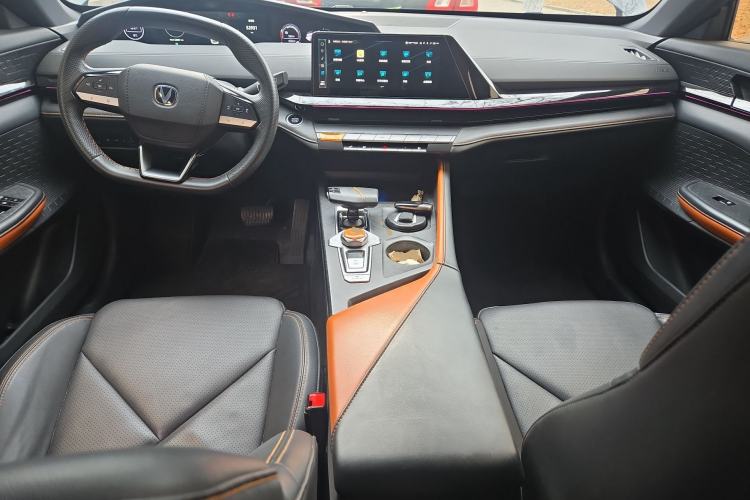 Used CHANGAN UNI-V iDD 2023 ZhiDian iDD 1.5T 113km ZhiKu Model Center Console