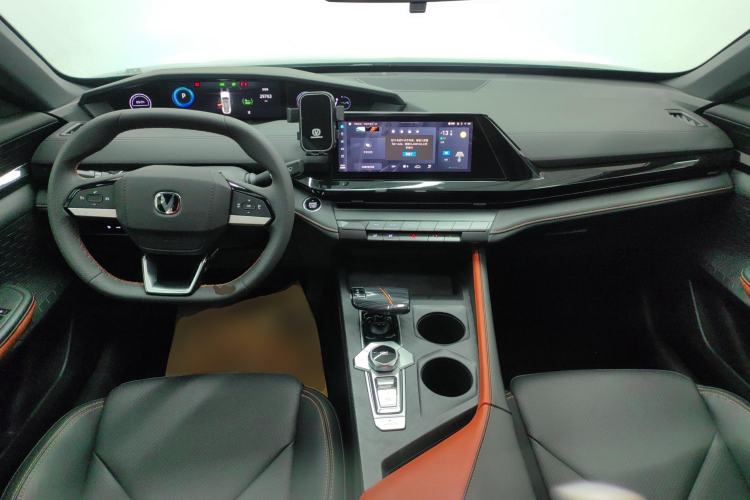 Used CHANGAN UNI-V iDD 2023 Zhidian iDD 1.5T 113km Smart & Fun Version (Rapid Edition) Center Console