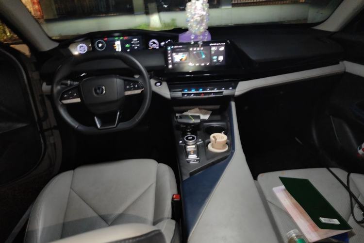 Used CHANGAN UNI-V iDD 2023 Zhidian iDD 1.5T 113km Smart & Fun Version (Rapid Edition) Center Console