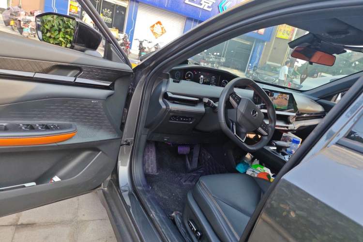 Used CHANGAN UNI-V iDD 2023 ZhiDian iDD 1.5T 113km ZhiKu Model Driver Seat
