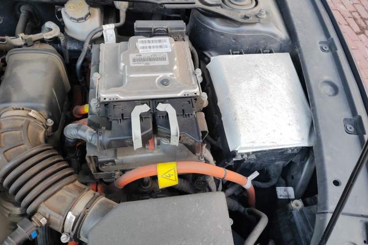 Used CHANGAN UNI-V iDD 2023 ZhiDian iDD 1.5T 113km Smart & Fun Version Engine Bay Left