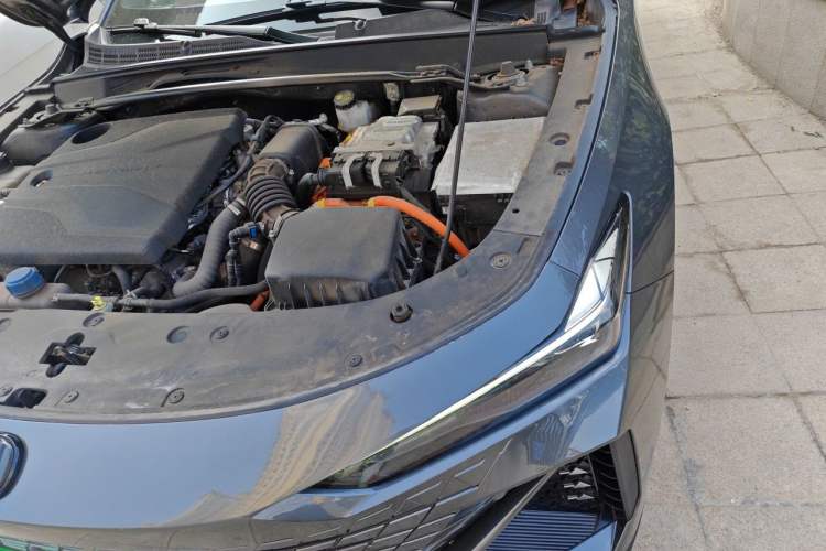 Used CHANGAN UNI-V iDD 2023 ZhiDian iDD 1.5T 113km ZhiKu Model Engine Bay Left