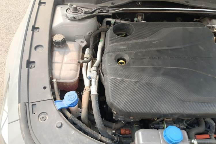 Used CHANGAN UNI-V iDD 2023 ZhiDian iDD 1.5T 113km Smart & Fun Version Engine Bay Right