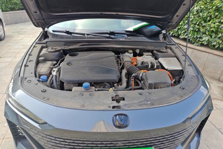Used CHANGAN UNI-V iDD 2023 ZhiDian iDD 1.5T 113km ZhiKu Model Engine Bay