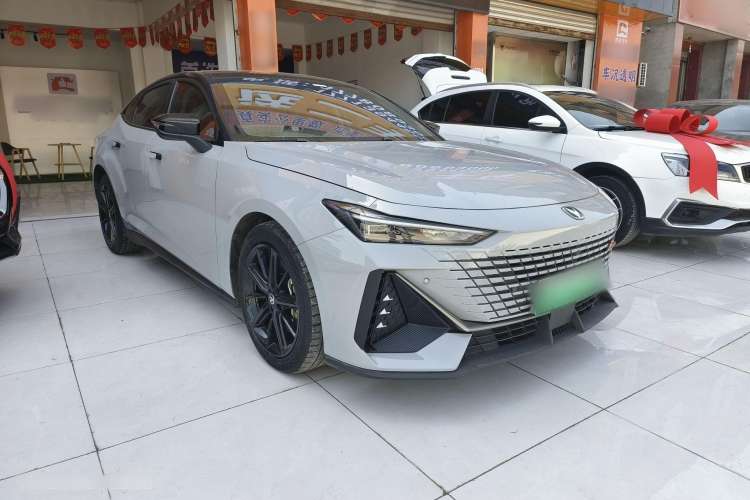Used CHANGAN UNI-V iDD 2023 ZhiDian iDD 1.5T 113km ZhiKu Model Exterior 2