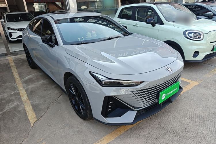 Used CHANGAN UNI-V iDD 2023 ZhiDian iDD 1.5T 113km Smart & Fun Version Front Right 45 Deg
