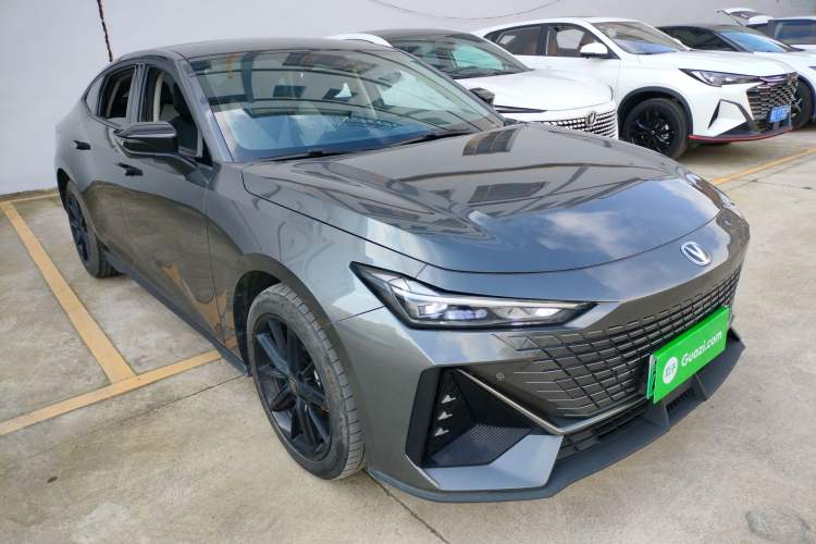 Used CHANGAN UNI-V iDD 2023 ZhiDian iDD 1.5T 113km ZhiKu Model Front Right 45 Deg