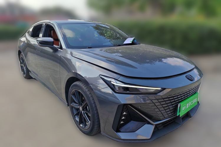 Used CHANGAN UNI-V iDD 2023 ZhiDian iDD 1.5T 113km ZhiKu Model Front Right 45 Deg