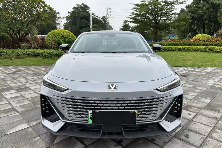 Used CHANGAN UNI-V iDD 2023 ZhiDian iDD 1.5T 113km ZhiKu Model Front