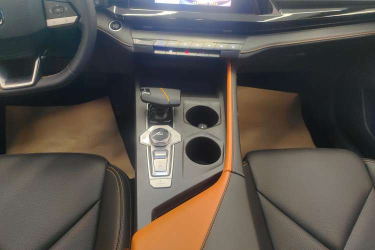 Used CHANGAN UNI-V iDD 2023 ZhiDian iDD 1.5T 113km Smart & Fun Version Gear Lever