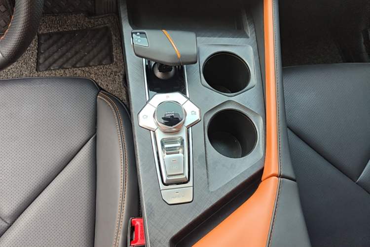 Used CHANGAN UNI-V iDD 2023 ZhiDian iDD 1.5T 113km Smart & Fun Version Gear Lever