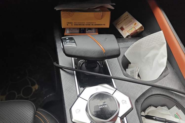 Used CHANGAN UNI-V iDD 2023 ZhiDian iDD 1.5T 113km ZhiKu Model Gear Lever