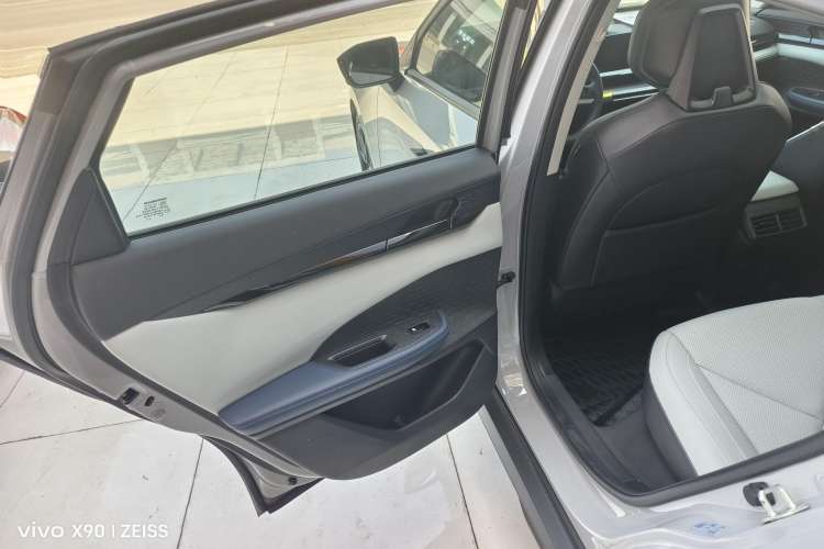 Used CHANGAN UNI-V iDD 2023 ZhiDian iDD 1.5T 113km ZhiKu Model Interior 10
