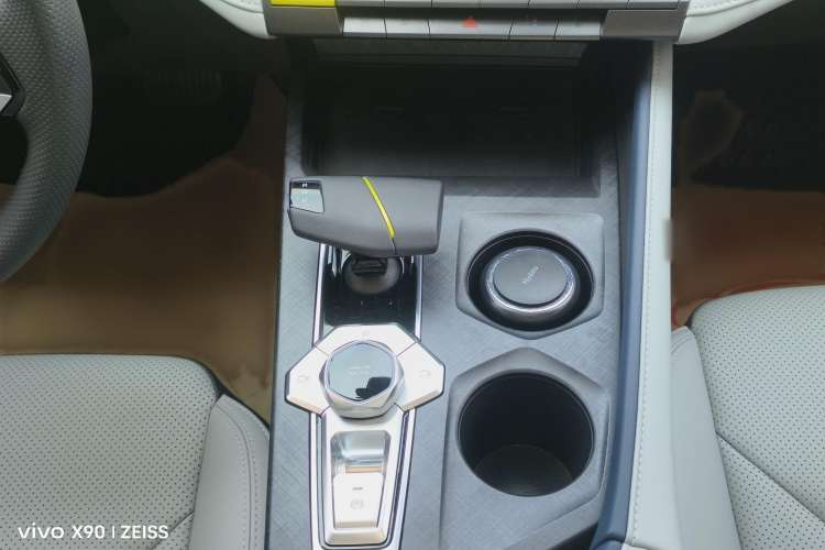 Used CHANGAN UNI-V iDD 2023 ZhiDian iDD 1.5T 113km ZhiKu Model Interior 4