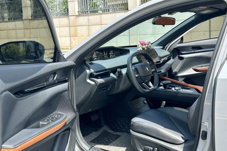 Used CHANGAN UNI-V iDD 2023 ZhiDian iDD 1.5T 113km Smart & Fun Version Interior 5