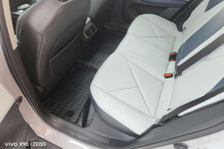 Used CHANGAN UNI-V iDD 2023 ZhiDian iDD 1.5T 113km ZhiKu Model Interior 6