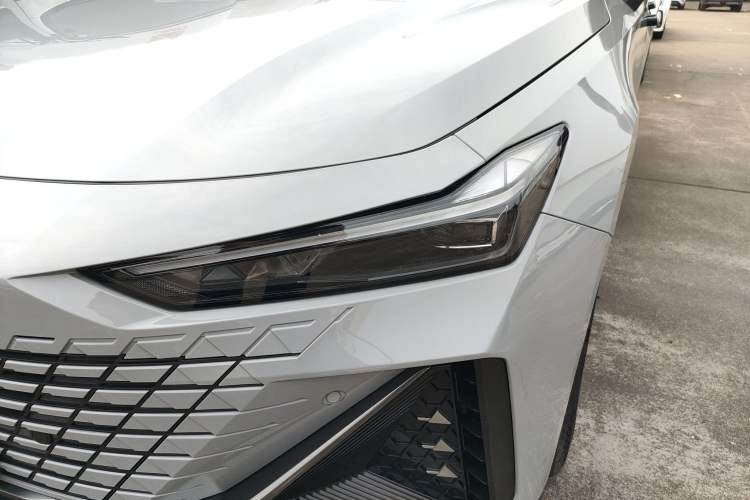Used CHANGAN UNI-V iDD 2023 ZhiDian iDD 1.5T 113km ZhiKu Model Left Front Headlight