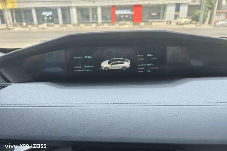 Used CHANGAN UNI-V iDD 2023 ZhiDian iDD 1.5T 113km ZhiKu Model Odometer Close Up