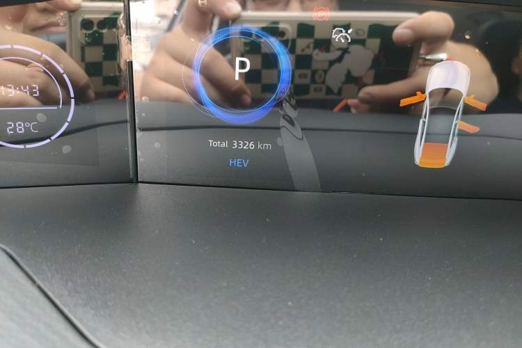 Used CHANGAN UNI-V iDD 2023 ZhiDian iDD 1.5T 113km ZhiKu Model Odometer Close Up