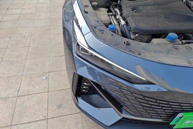 Used CHANGAN UNI-V iDD 2023 ZhiDian iDD 1.5T 113km ZhiKu Model Right Front Headlight
