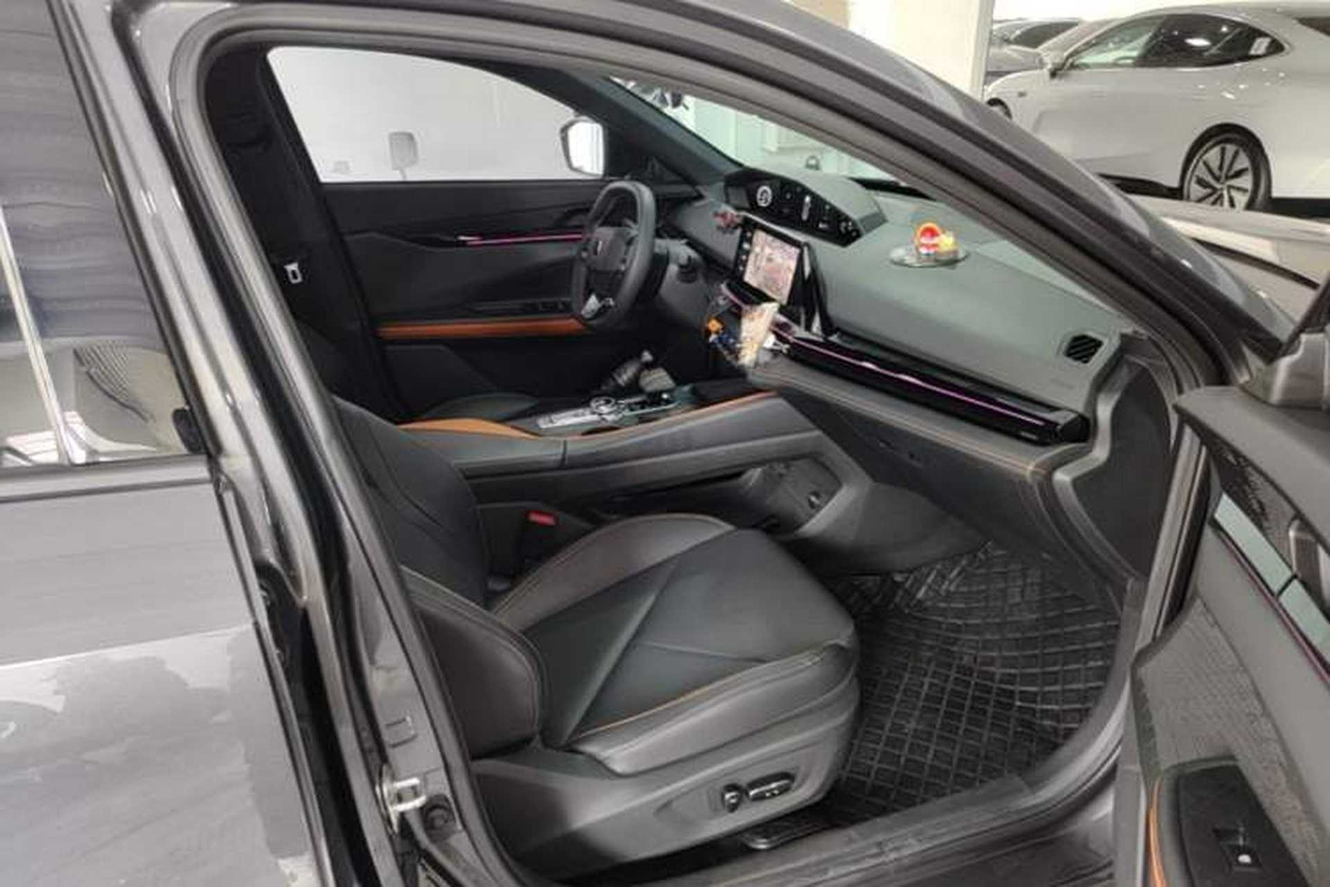 Used CHANGAN UNI-V iDD 2023 ZhiDian iDD 1.5T 113km ZhiKu Model Right Front Seat