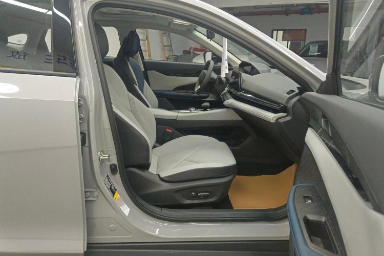 Used CHANGAN UNI-V iDD 2023 Zhidian iDD 1.5T 113km Smart & Fun Version (Rapid Edition) Right Front Seat