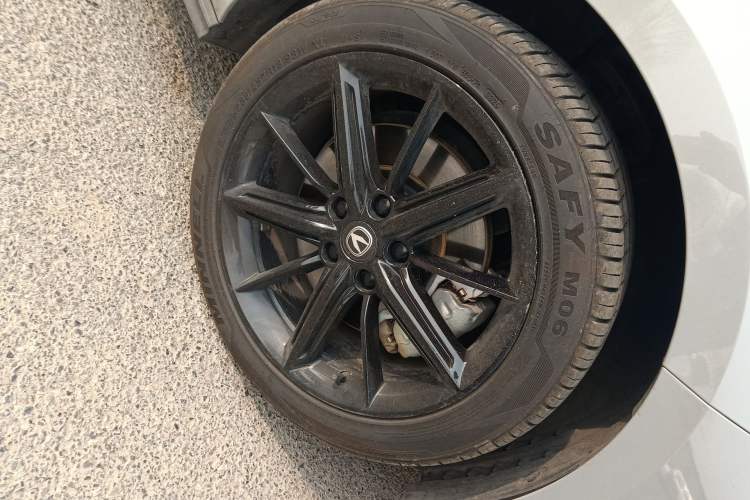 Used CHANGAN UNI-V iDD 2023 ZhiDian iDD 1.5T 113km Smart & Fun Version Right Front Wheel Hub