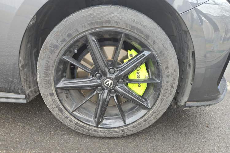 Used CHANGAN UNI-V iDD 2023 ZhiDian iDD 1.5T 113km ZhiKu Model Right Front Wheel Hub