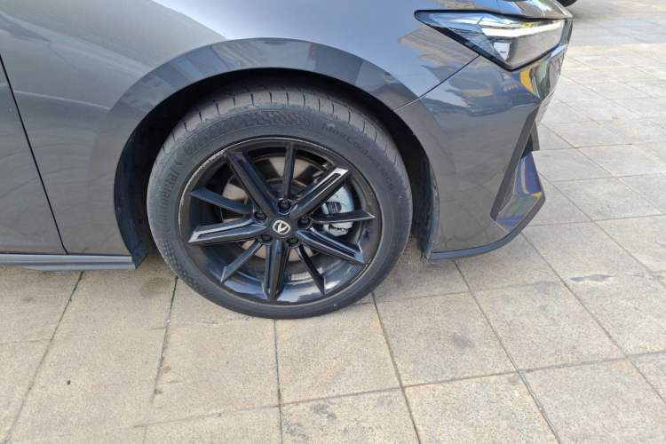 Used CHANGAN UNI-V iDD 2023 ZhiDian iDD 1.5T 113km ZhiKu Model Right Front Wheel Hub