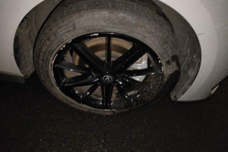 Used CHANGAN UNI-V iDD 2023 Zhidian iDD 1.5T 113km Smart & Fun Version (Rapid Edition) Right Front Wheel Hub