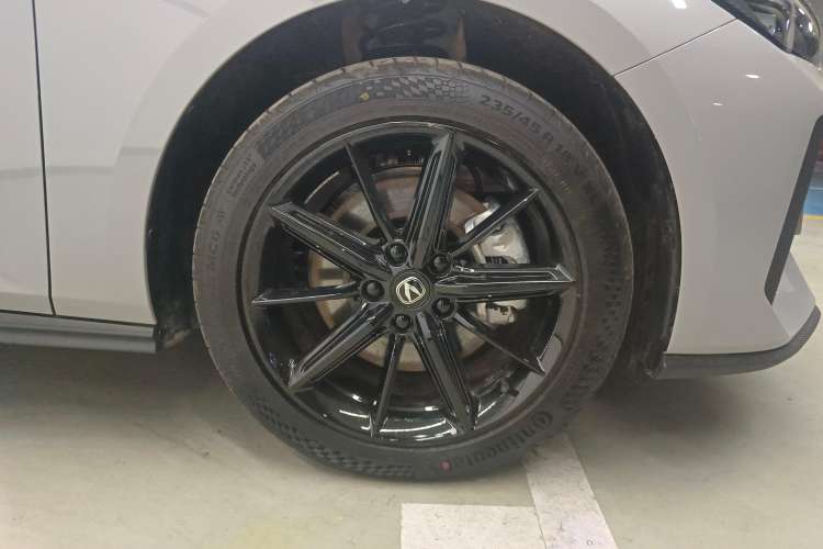 Used CHANGAN UNI-V iDD 2023 Zhidian iDD 1.5T 113km Smart & Fun Version (Rapid Edition) Right Rear Wheel Hub