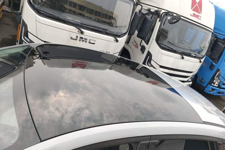 Used CHANGAN UNI-V iDD 2023 ZhiDian iDD 1.5T 113km ZhiKu Model Roof