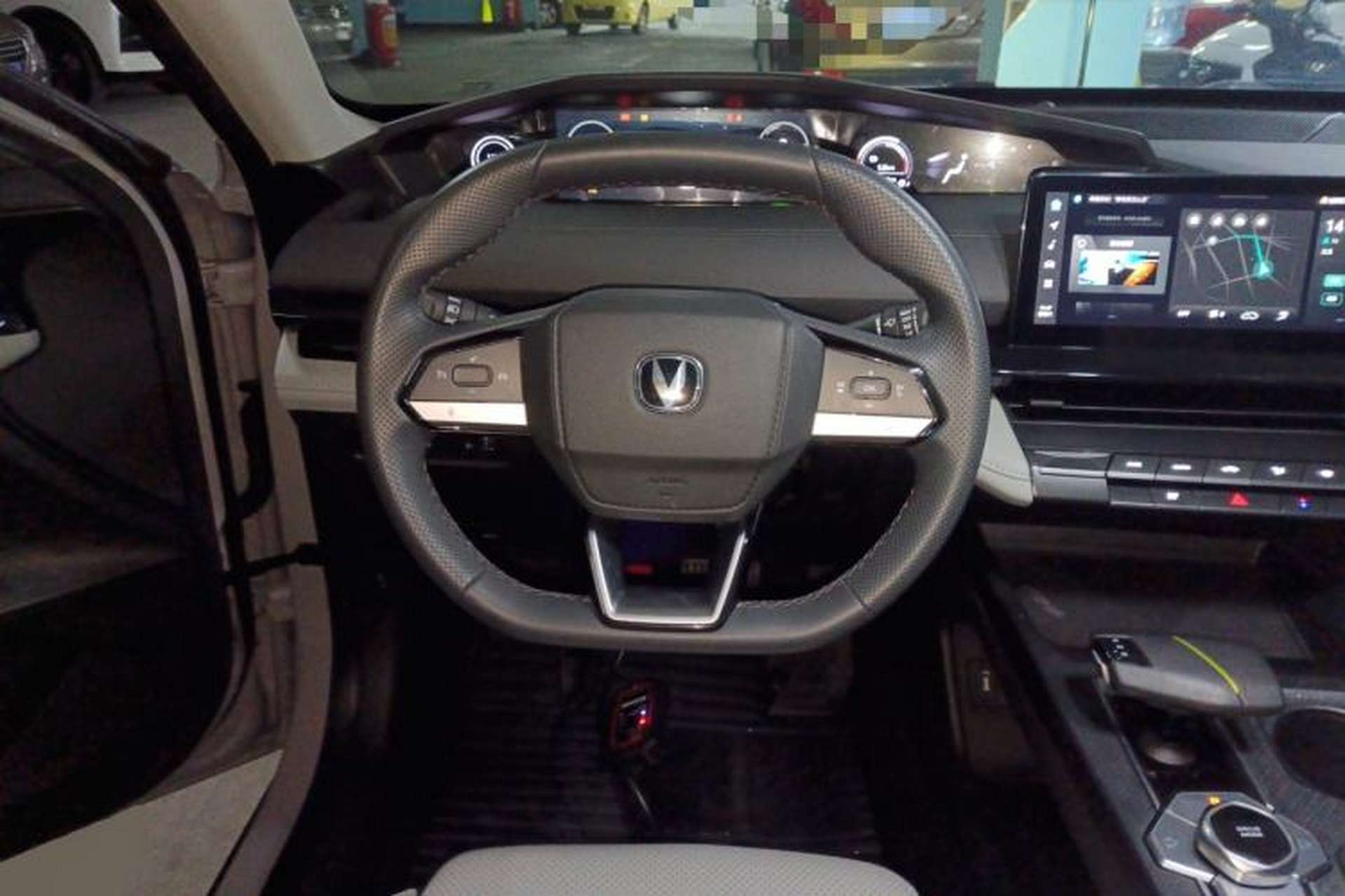 Used CHANGAN UNI-V iDD 2023 ZhiDian iDD 1.5T 113km Smart & Fun Version Steering Wheel