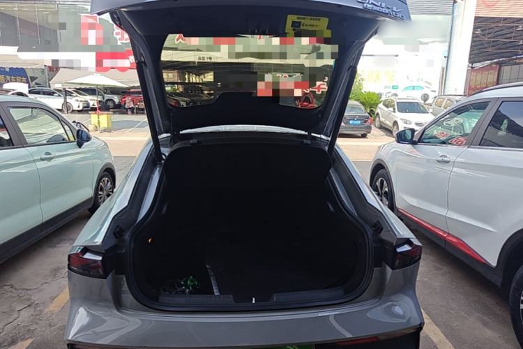 Used CHANGAN UNI-V iDD 2023 ZhiDian iDD 1.5T 113km Smart & Fun Version Trunk