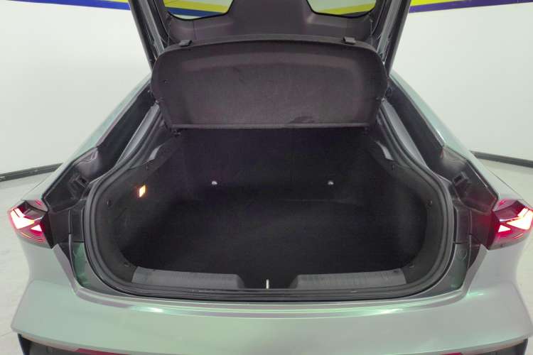 Used CHANGAN UNI-V iDD 2023 Zhidian iDD 1.5T 113km Smart & Fun Version (Rapid Edition) Trunk