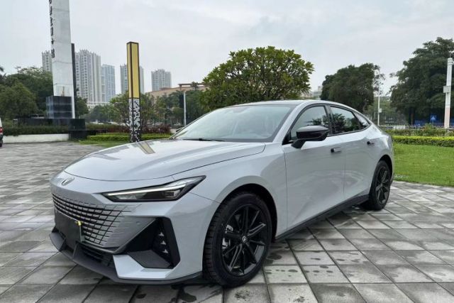 CHANGAN UNI-V iDD 2023 ZhiDian iDD 1.5T 113km ZhiKu Model de segunda mano