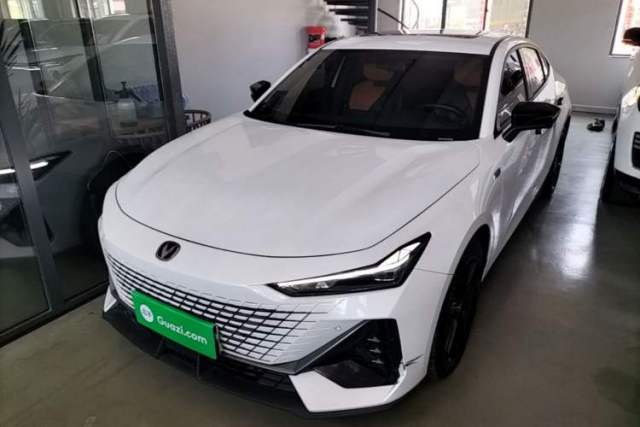 Used CHANGAN UNI-V iDD 2023 ZhiDian iDD 1.5T 113km Smart & Fun Version