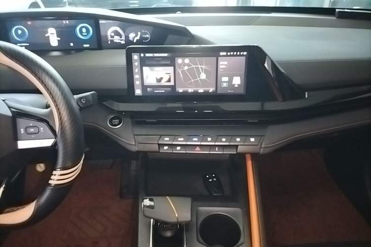 Used CHANGAN UNI-V iDD 2023 ZhiDian iDD 1.5T 113km Smart & Fun Version Audio And AC Panel